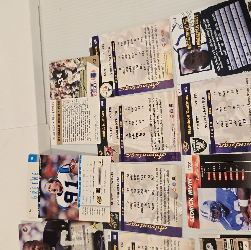 NFL Football Card Collection Set - Picture 16 of 16